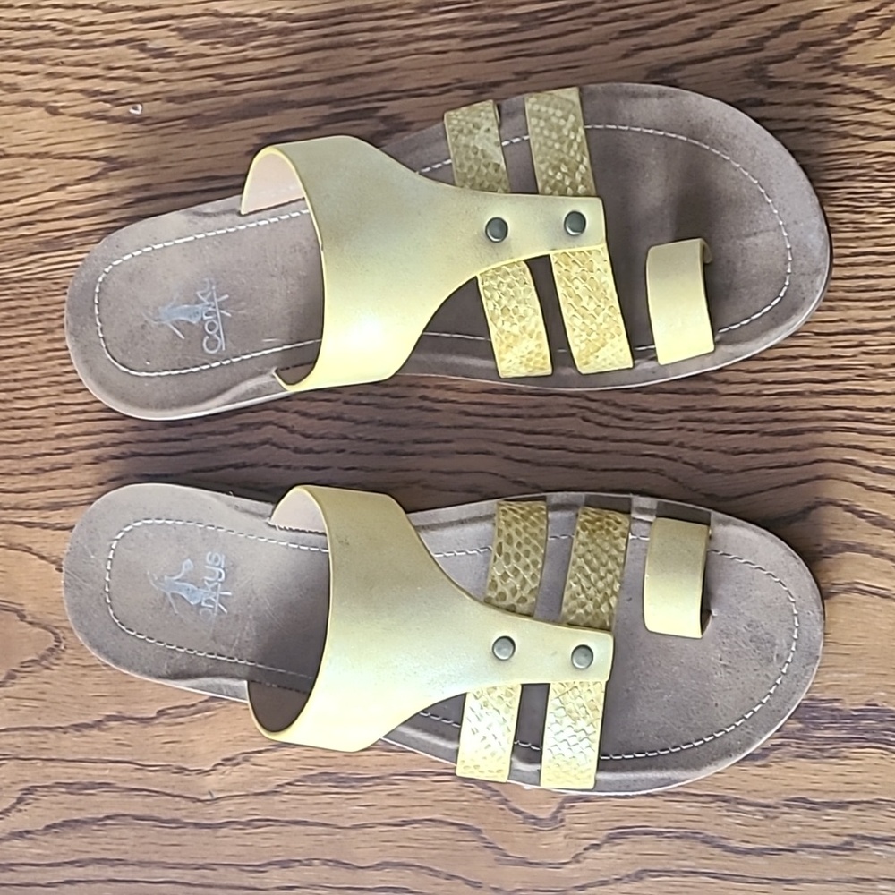 Corkys Yellow Sandals, size 9